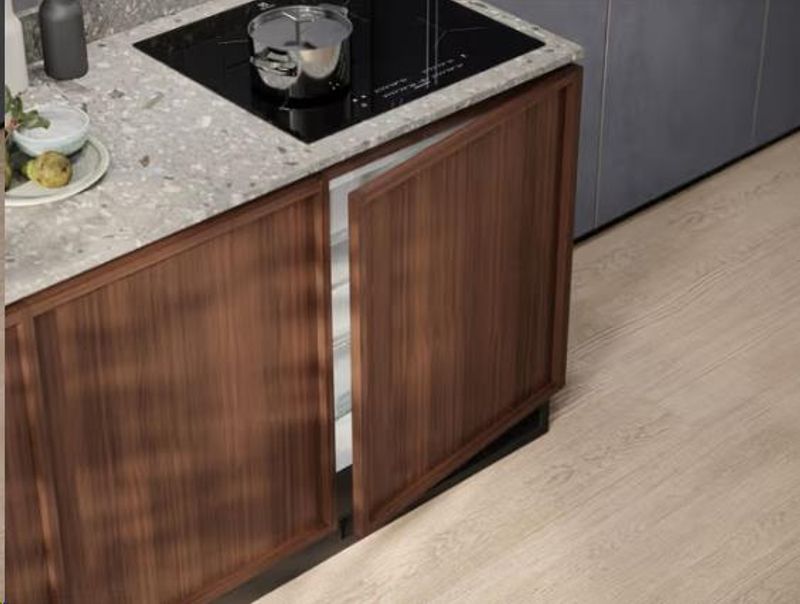 Electrolux 600-serien LXB3AE82R integrert kjøleskap