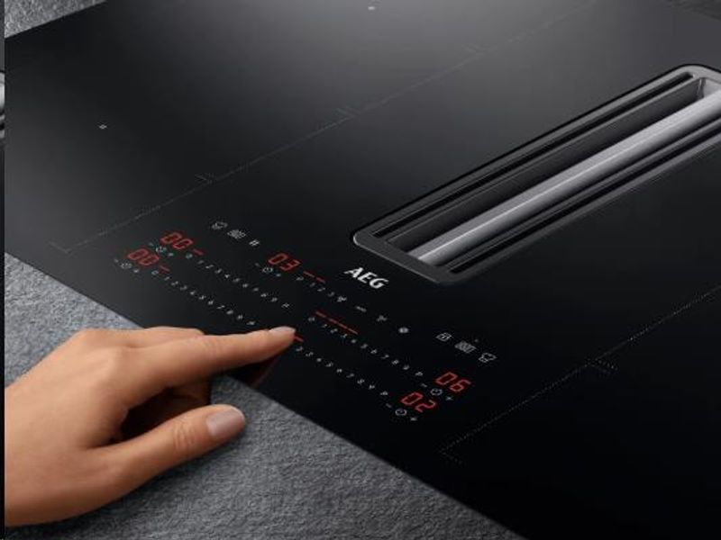 AEG 8000-serien CCS84779CB induksjonstopp med integrert vent